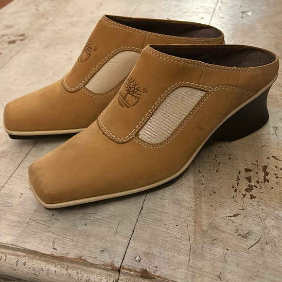 Timberland women’s shoes. Size 6 - Picture 2 of 6